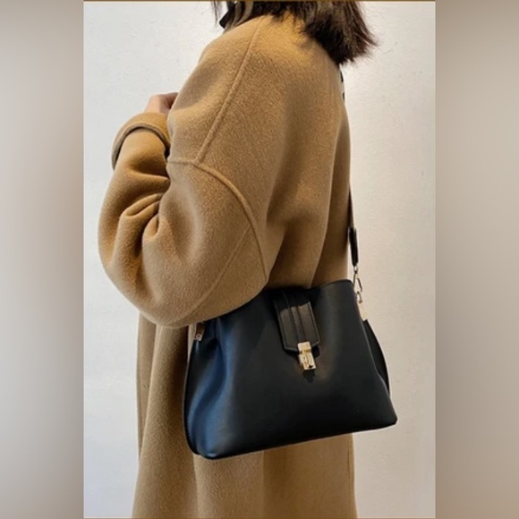 Women Fashion NWOT Black Shoulder Crossbody Bag - Picture 2 of 10